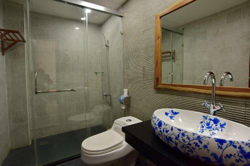 Lang Quan Holiday Hotel