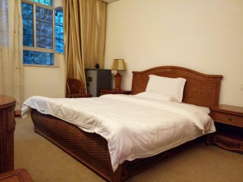 Lang Quan Holiday Hotel