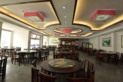 Lang Quan Holiday Hotel
