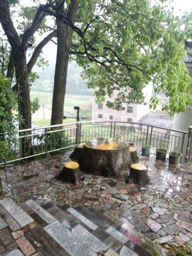 Lang Quan Holiday Hotel