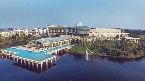 Hotel Intercontinental Sancha Lake