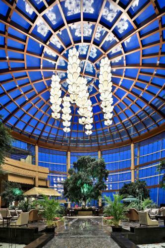 Hotel Intercontinental Sancha Lake