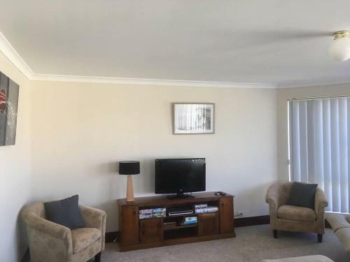 Port Bouvard Holiday Home Mandurah
