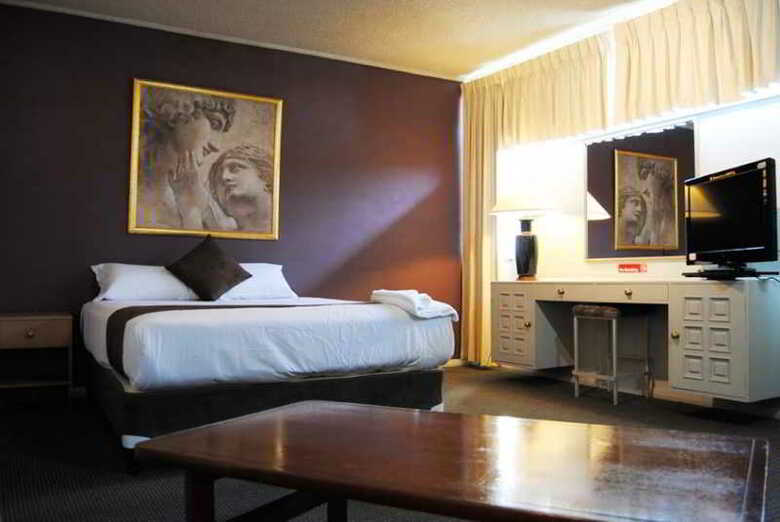 Parkdale Motor Inn