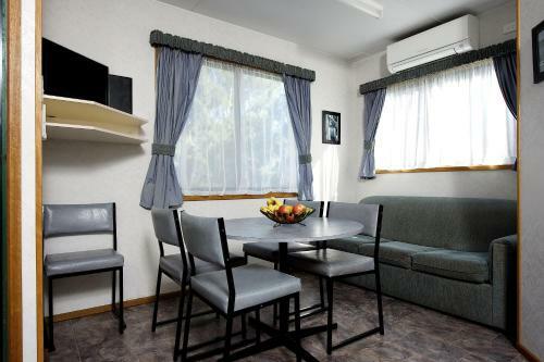 Hotel Lakes And Craters Holiday Park