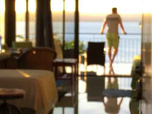 Hostal Bluebay Bugenvil Lake Lodge