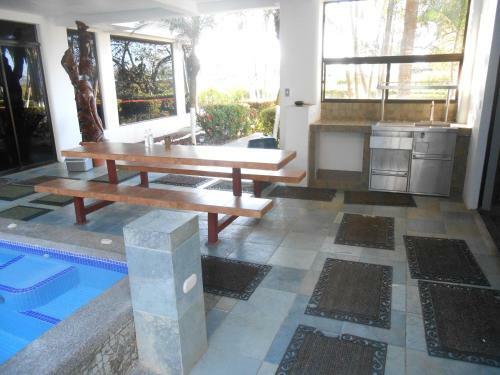 6 Bedroom House With Ocean Views Hermosa Palms #110