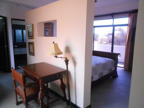 6 Bedroom House With Ocean Views Hermosa Palms #110