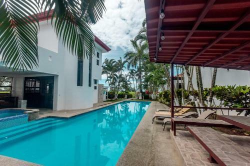 6 Bedroom House With Ocean Views Hermosa Palms #110