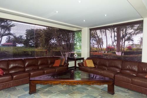 6 Bedroom House With Ocean Views Hermosa Palms #110