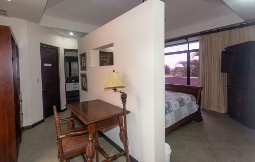 6 Bedroom House With Ocean Views Hermosa Palms #110