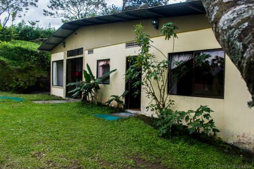 Hotel Cabinas Eco Zoo
