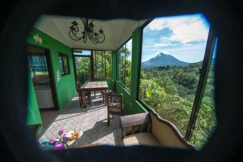 Hotel Cabinas Eco Zoo