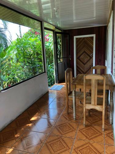 Hotel Cabinas Eco Zoo