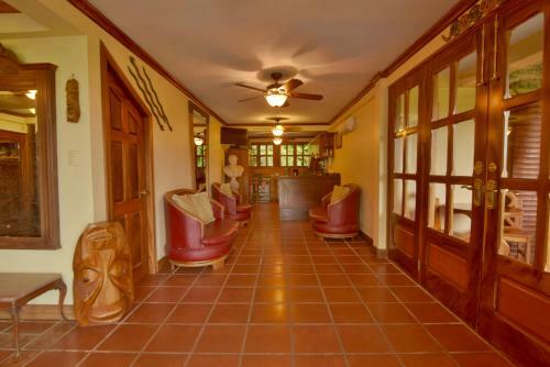 Majestic Lodge
