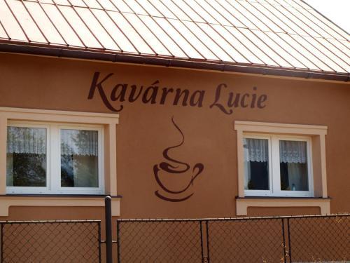 Hostal Kav�rna Lucie S Ubytov�n�m