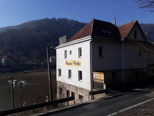 Hostal Penzion P?�voz