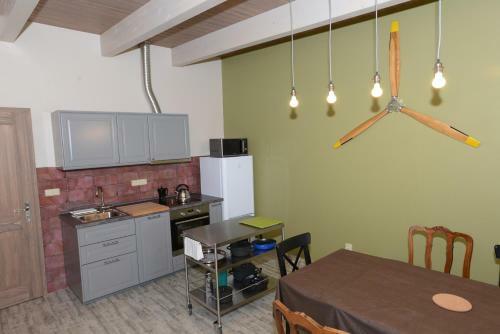 Apartm�ny Mod?�nov� D?m