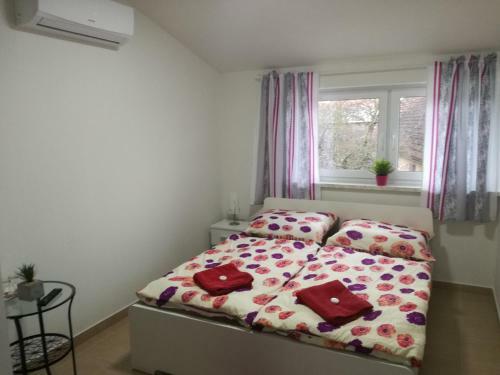 Hostal Restaurace - Penzion Bavorsk� Dv?r