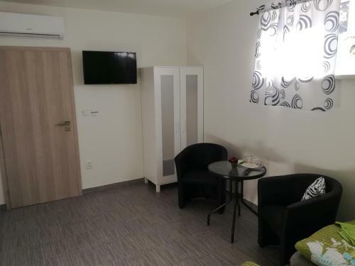 Hostal Restaurace - Penzion Bavorsk� Dv?r