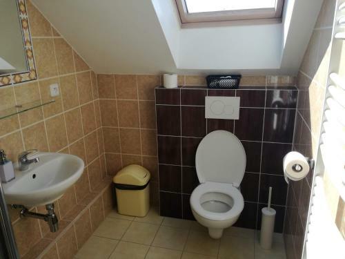 Hostal Restaurace - Penzion Bavorsk� Dv?r