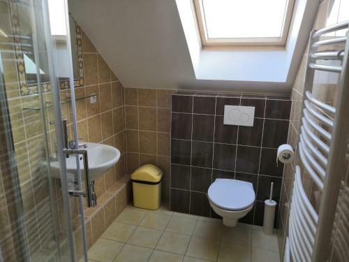 Hostal Restaurace - Penzion Bavorsk� Dv?r