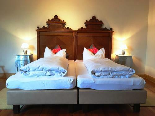 Hostal Heinrichs Winery Bed & Breakfast