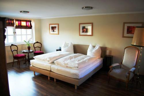 Hostal Heinrichs Winery Bed & Breakfast