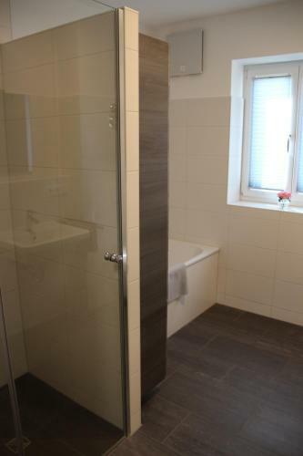 Apartamento Chiemsee-edelwei� Ferienwohnung