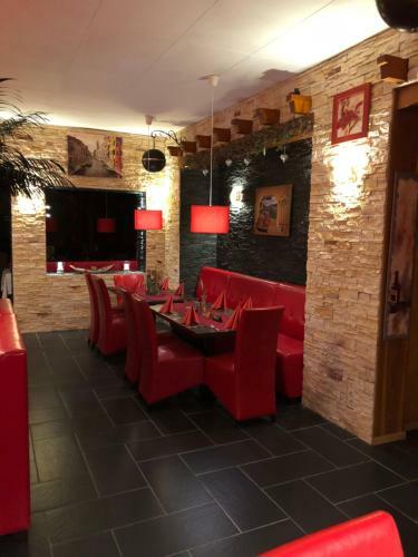Hostal Eiscaf� - Pizzeria Antonio