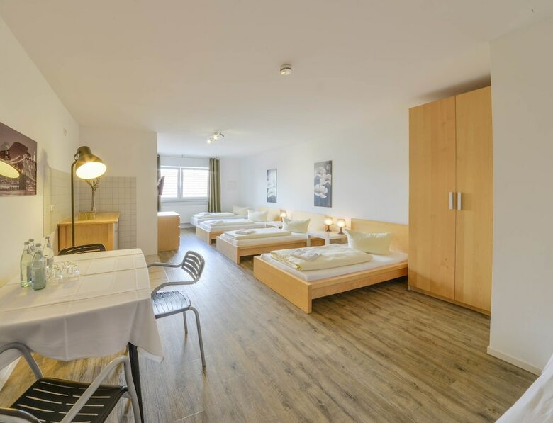 Hostal Pension Wess