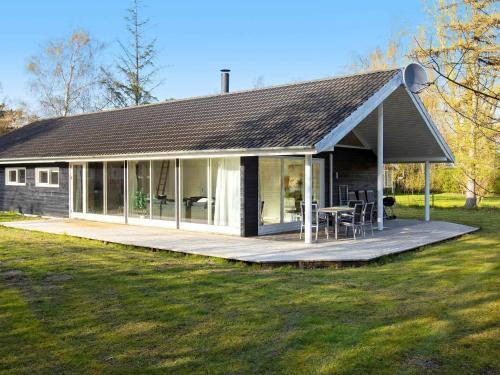 Four-bedroom Holiday Home In Gedser 2