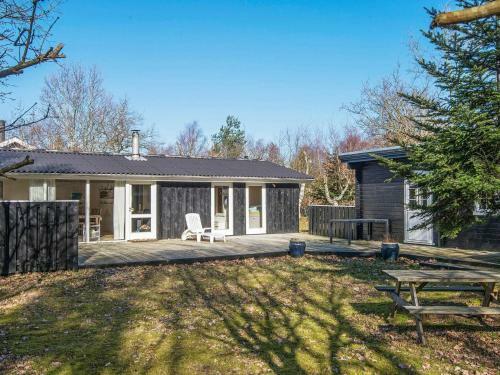 Three-bedroom Holiday Home In Glesborg 5