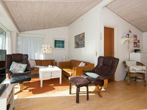 Three-bedroom Holiday Home In Glesborg 5