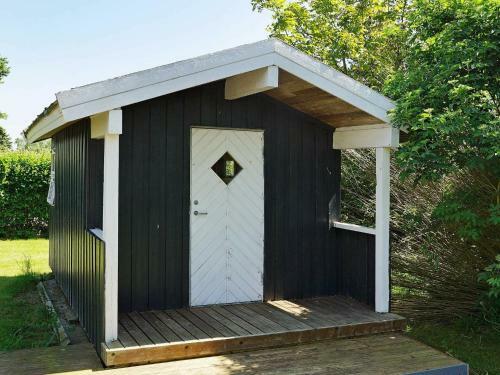 Two-bedroom Holiday Home In Hesselager 2