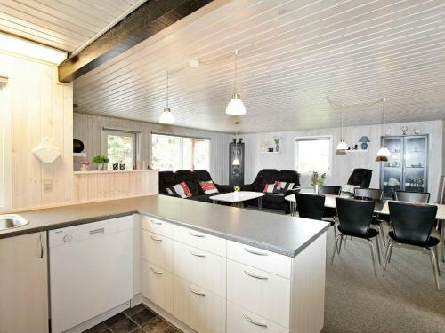 Three-bedroom Holiday Home In N�rre Nebel 17