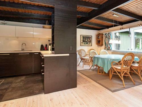 Three-bedroom Holiday Home In Str�by 3