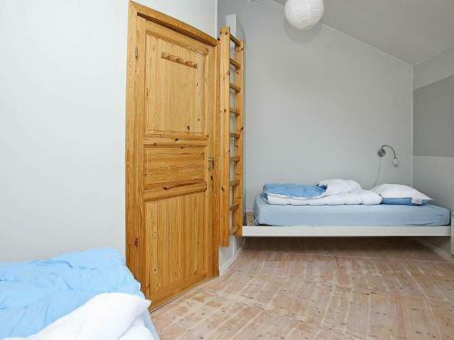 Three-bedroom Holiday Home In H�jslev 10