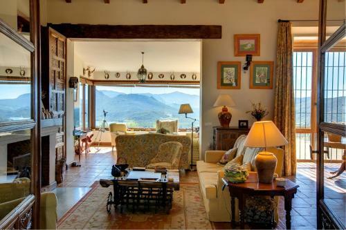 Dehesilla De Algar Villa Sleeps 8