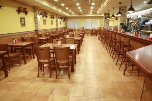 Hotel Hostal El Poligono