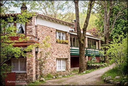 Albergue Hostal L'avet Blau