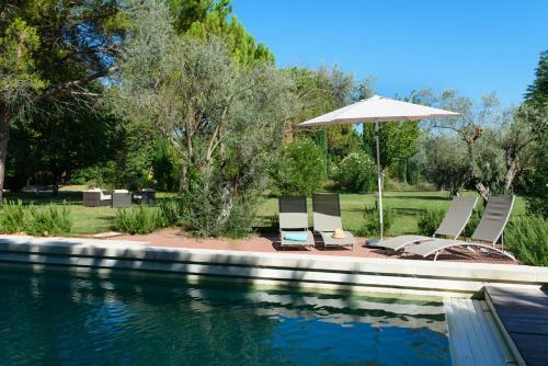 Barbentane Villa Sleeps 10 Pool Wifi