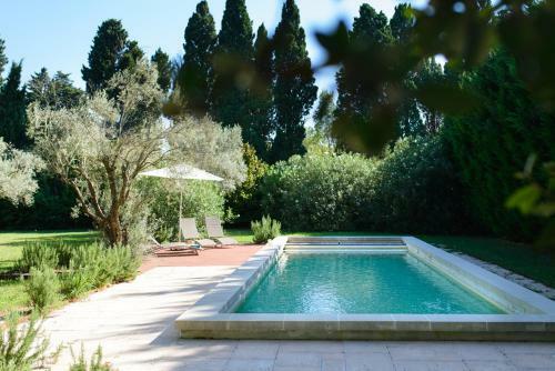 Barbentane Villa Sleeps 10 Pool Wifi