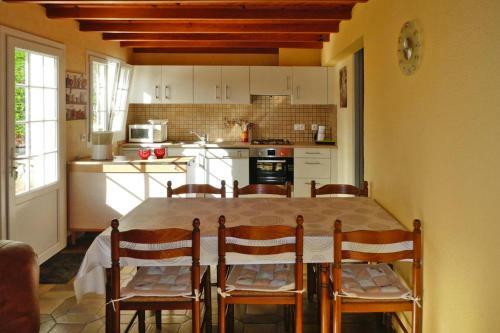 Holiday Home Beuzec-cap-sizun - Bre06292-f