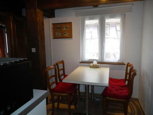 Hostal A L'arc En Ciel
