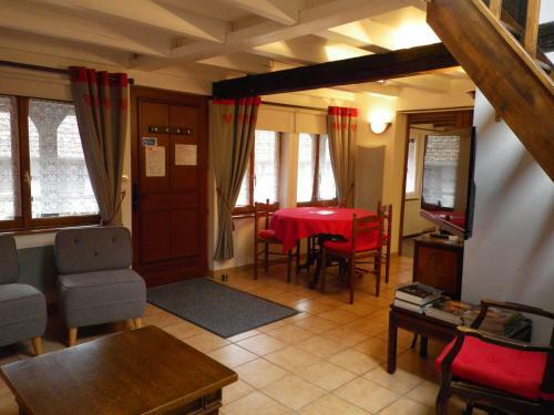 Hostal A L'arc En Ciel