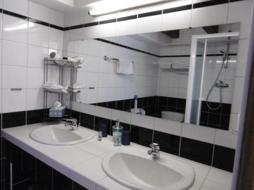 Hostal A L'arc En Ciel