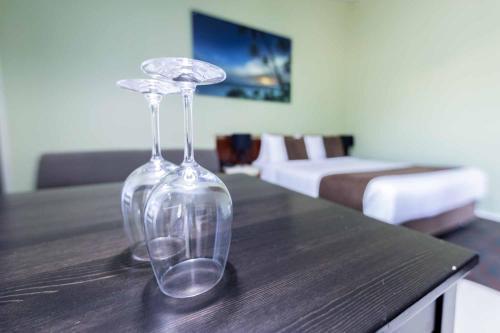 Bay Hotel Motel