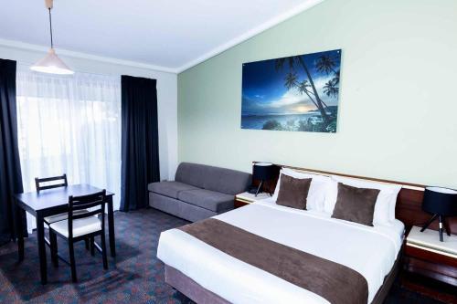 Bay Hotel Motel