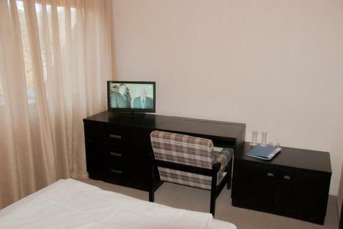 Everest Hotel